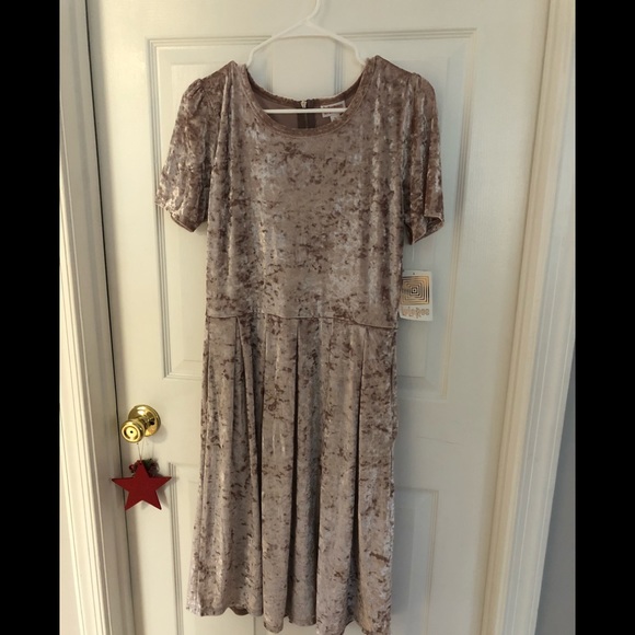 LuLaRoe Elegant Amelia - Picture 1 of 5